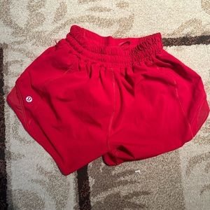 Lululemon Hotty Hots 4” size 2